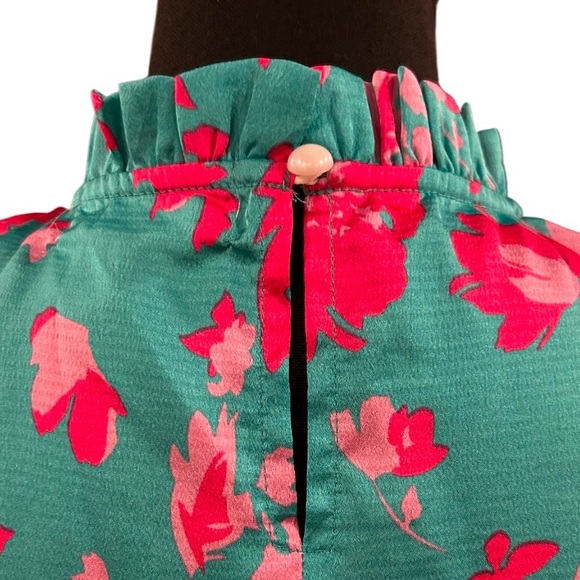 💗 LIAM & CO! STUNNING FLORAL BABY DOLL TOP!! SO FLATTERING & FEMININE!! 💗 - Picture 10 of 13
